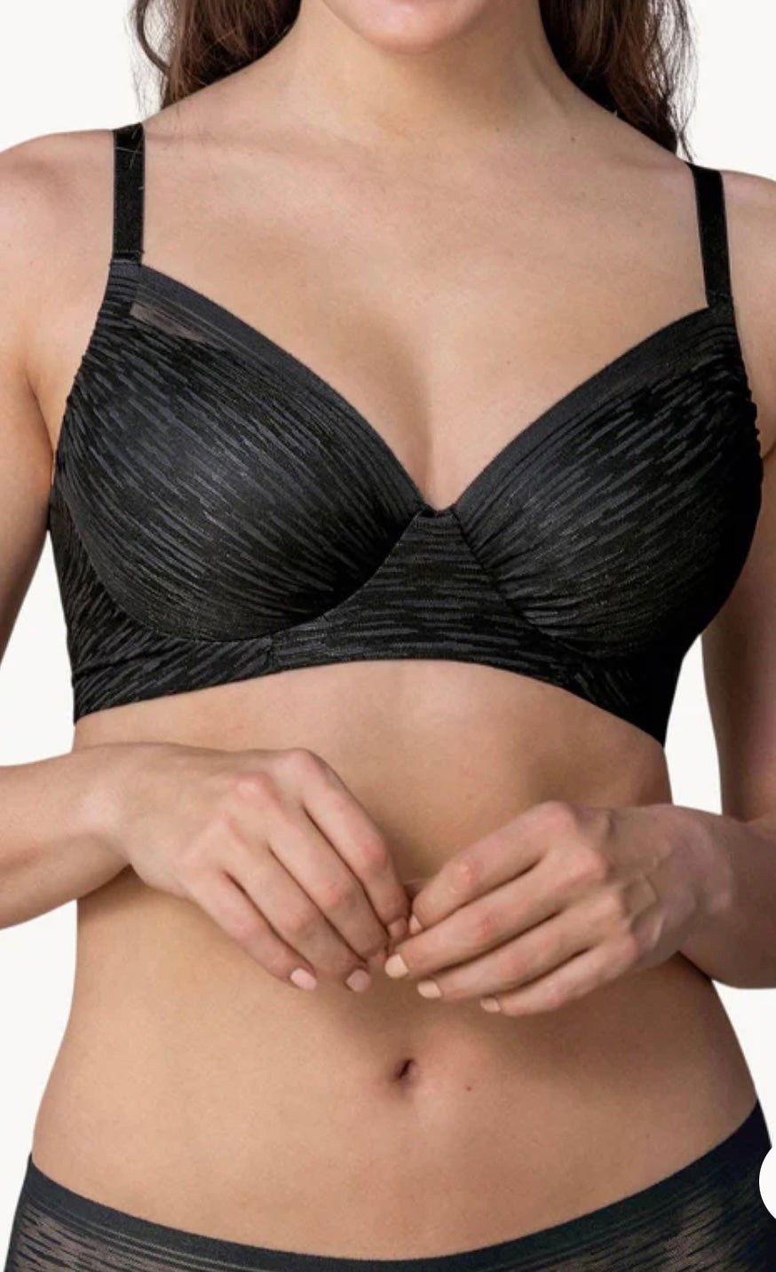 Leonisa SheerFit
Complete Coverage Smoothing Bra