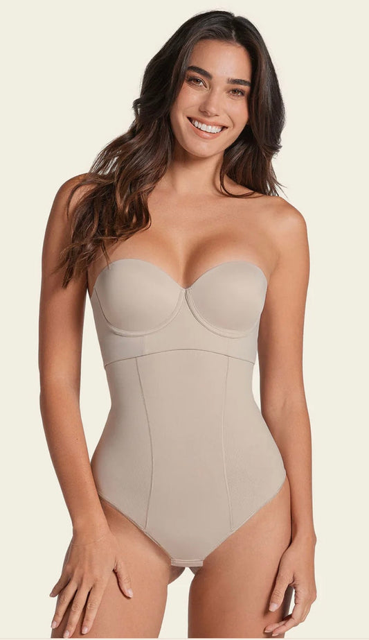 Extra High-Waisted Sculpting Thong Panty 012939