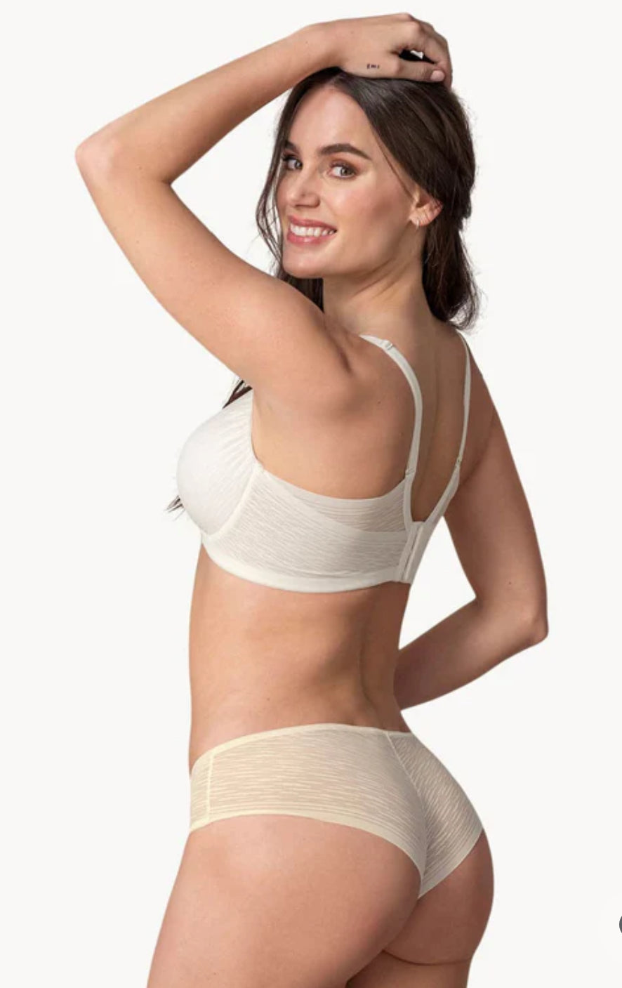 Leonisa SheerFit
Complete Coverage Smoothing Bra