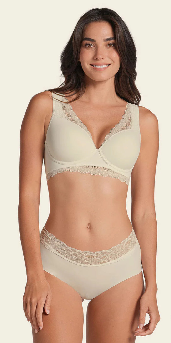 Ultra Light Lace Trim Hipster Panty