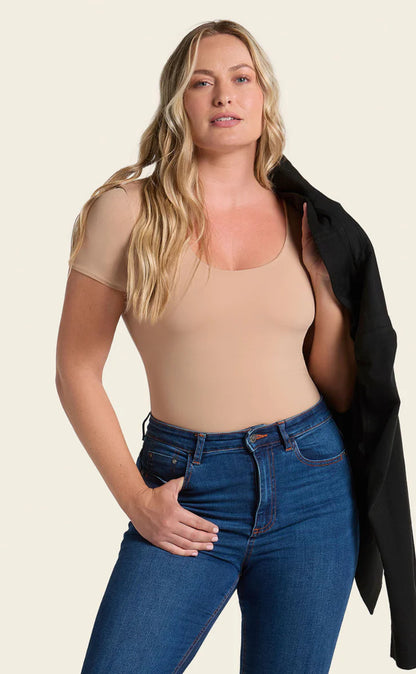 Essential Boldly
Short Sleeve Round Neck Shaper Bodysuit