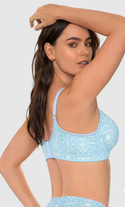 Bra with good coverage in neckline and back 
Maxi Support Bra 
Or more natural: 
Full Coverage Bra with Max Support 091086