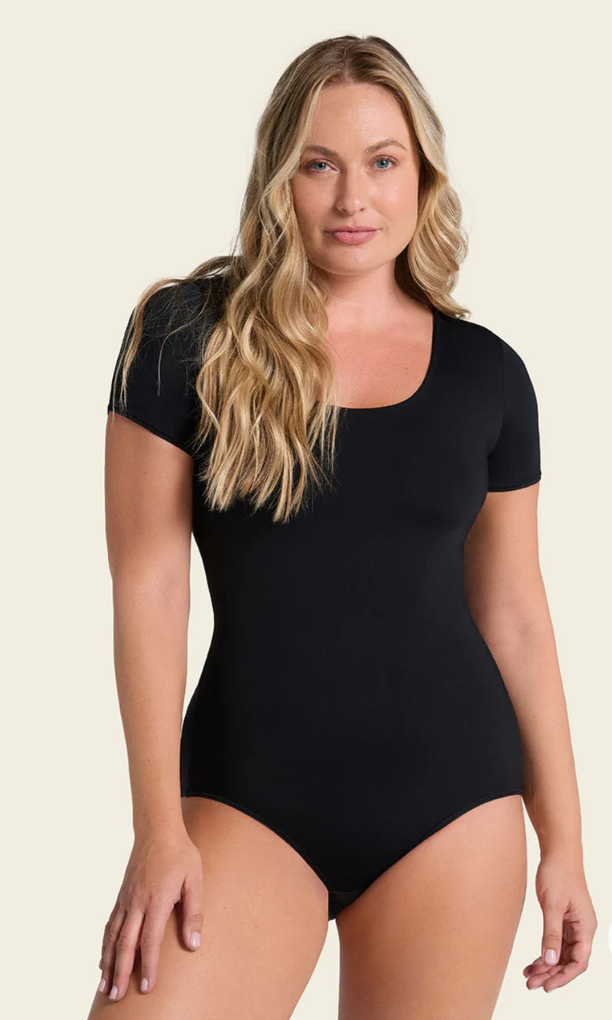 Essential Boldly
Short Sleeve Round Neck Shaper Bodysuit