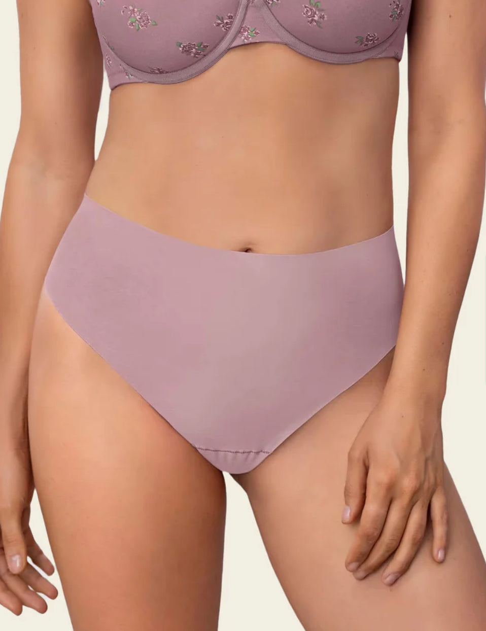 High-Waisted Thong Leonisa